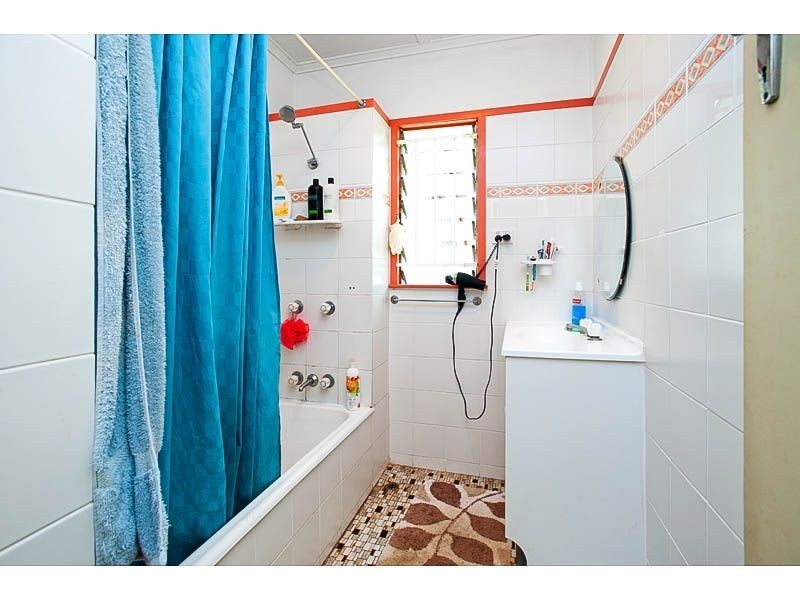 1067 Little Cavendish Rd, Mount Gravatt East QLD 4122