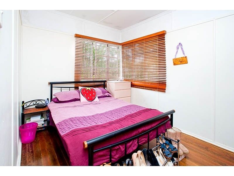1067 Little Cavendish Rd, Mount Gravatt East QLD 4122