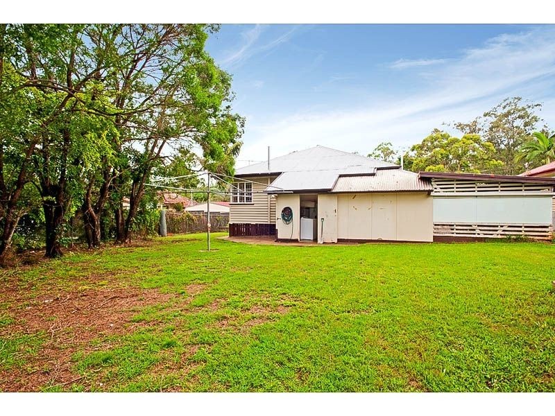 1067 Little Cavendish Rd, Mount Gravatt East QLD 4122