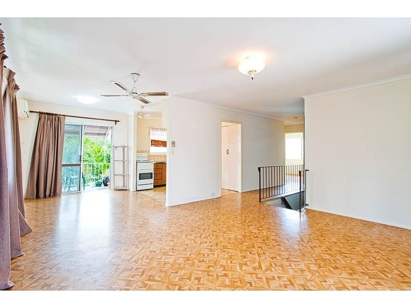 92 Newnham Rd, Mount Gravatt East QLD 4122