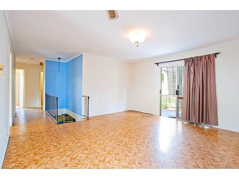 92 Newnham Rd, Mount Gravatt East QLD 4122