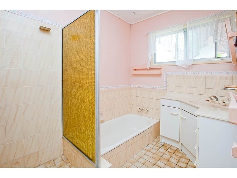 92 Newnham Rd, Mount Gravatt East QLD 4122