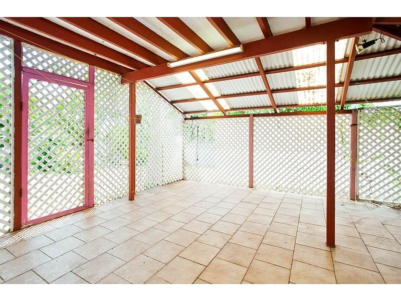 92 Newnham Rd, Mount Gravatt East QLD 4122