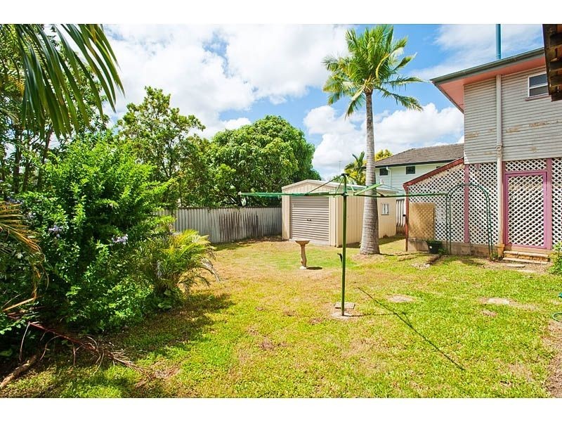 92 Newnham Rd, Mount Gravatt East QLD 4122