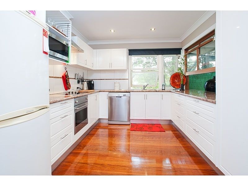 180 Broadwater Rd, Mount Gravatt East QLD 4122