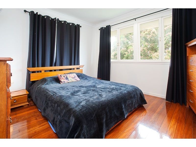 180 Broadwater Rd, Mount Gravatt East QLD 4122