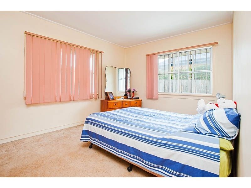 24 Wemvern St, Upper Mount Gravatt QLD 4122