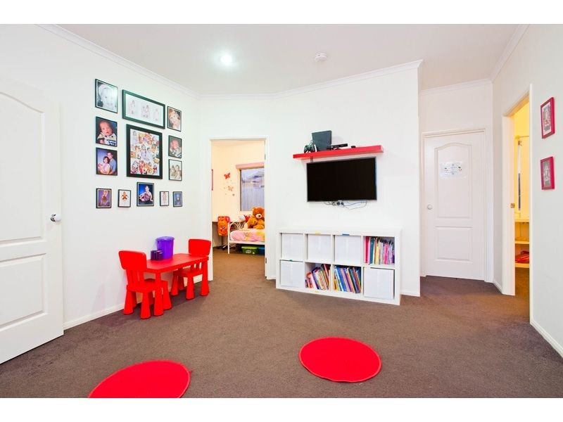 49 Talltrees Cct, Wakerley QLD 4154