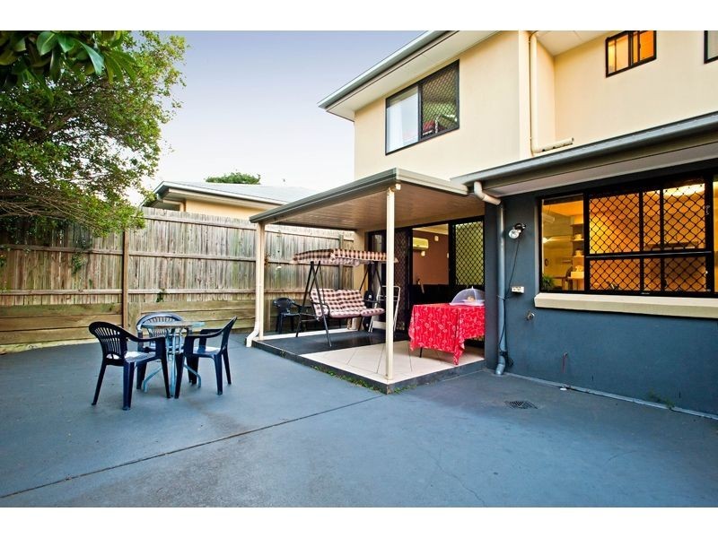 4/12 Mailey St, Mansfield QLD 4122