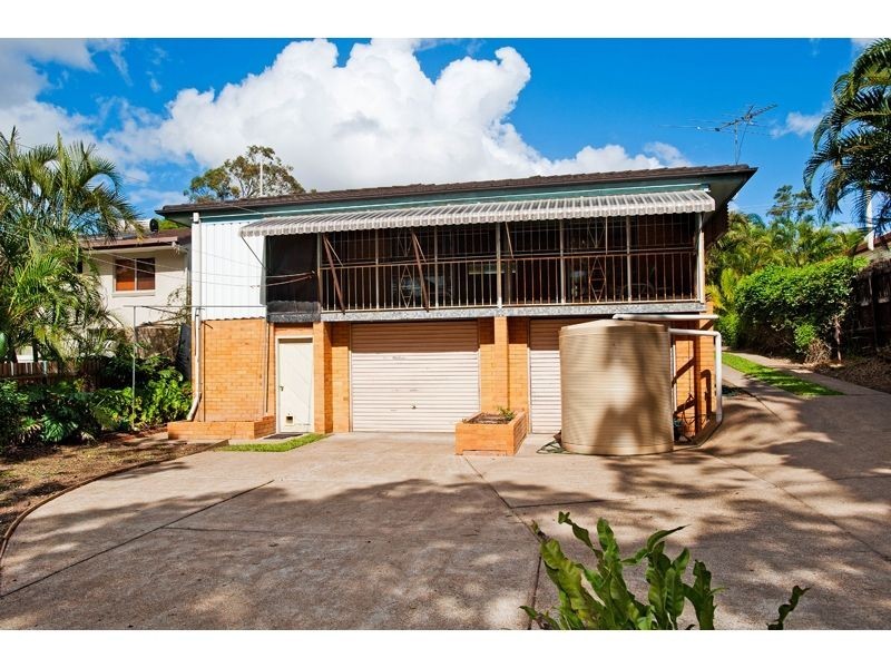 16 Laver St, Macgregor QLD 4109