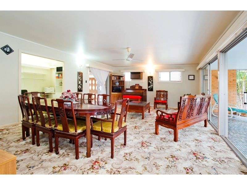 16 Laver St, Macgregor QLD 4109