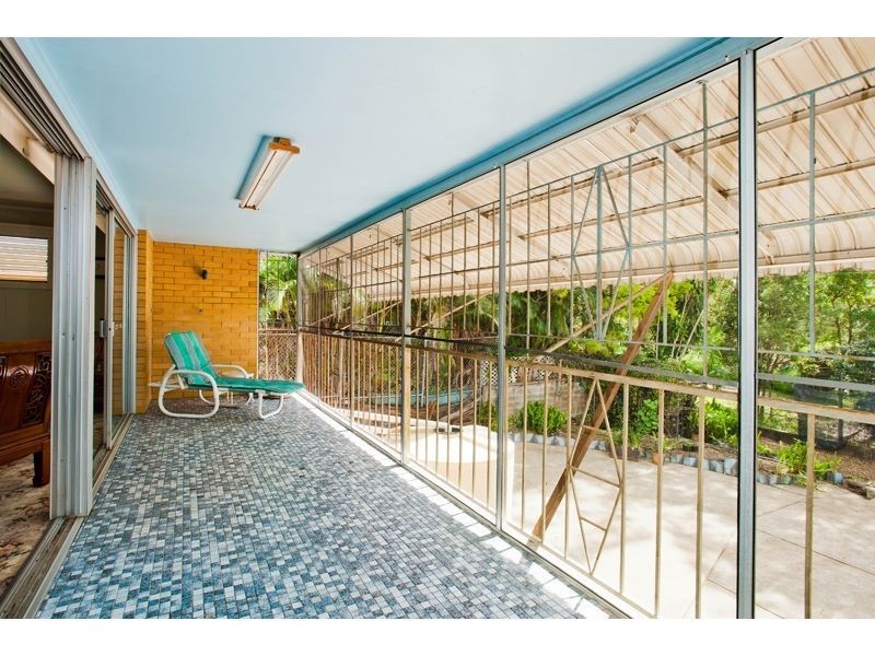 16 Laver St, Macgregor QLD 4109