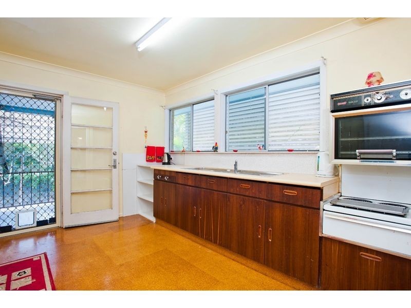 16 Laver St, Macgregor QLD 4109
