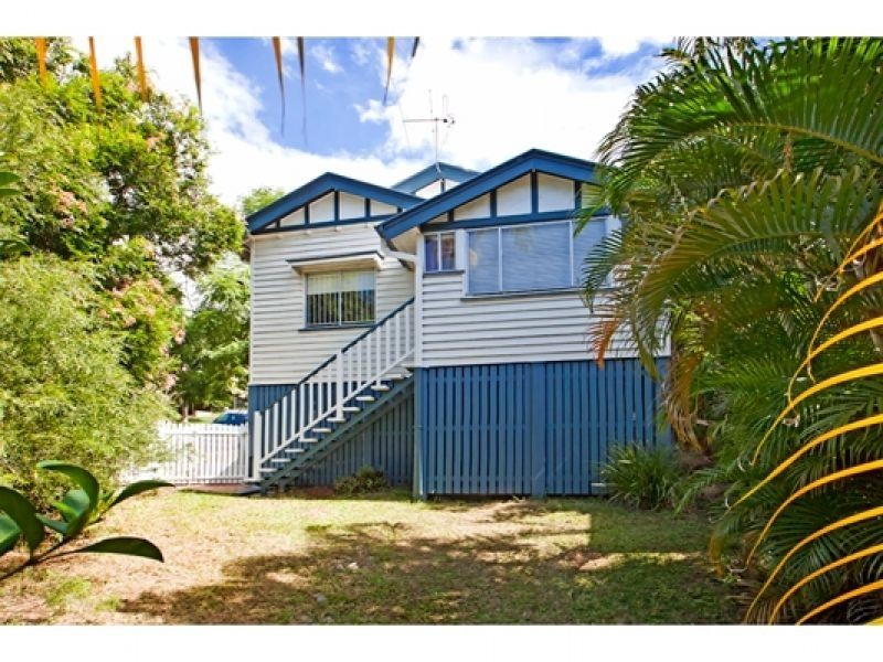 7 Gower St, Holland Park West QLD 4121