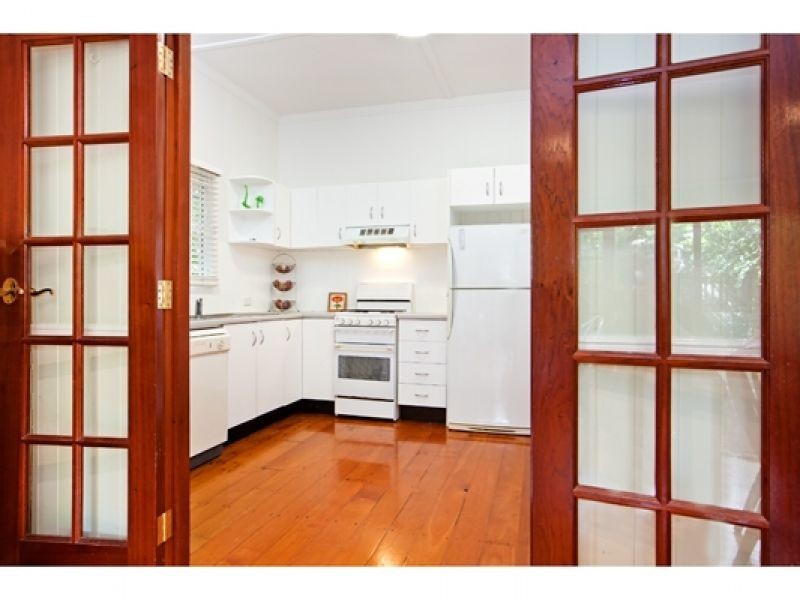 7 Gower St, Holland Park West QLD 4121