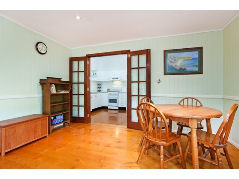7 Gower St, Holland Park West QLD 4121