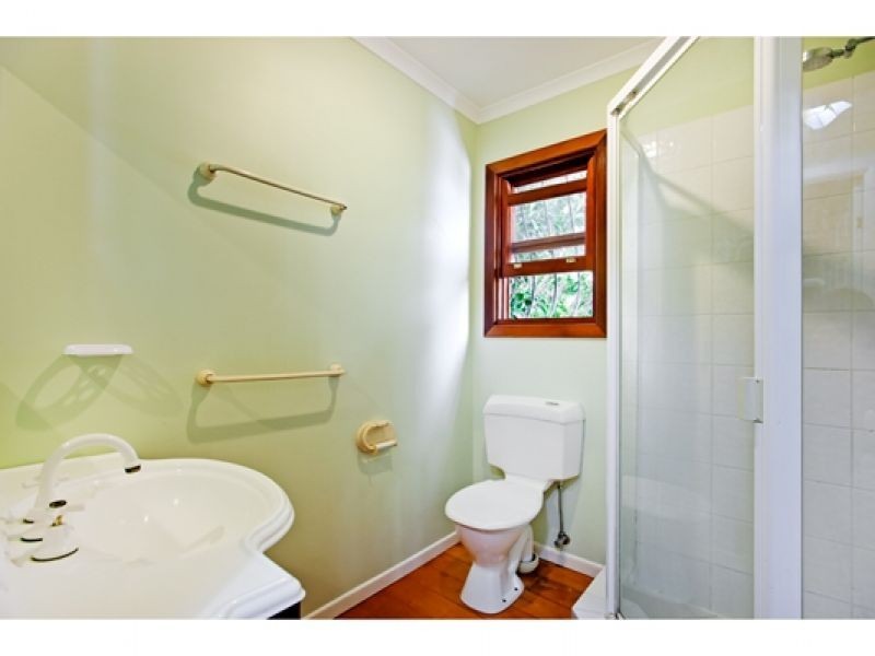 7 Gower St, Holland Park West QLD 4121