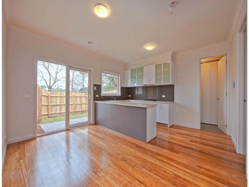 2/39 Kokaribb Road, Carnegie VIC 3163