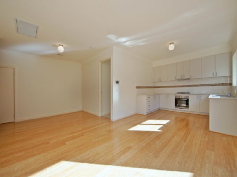 3/8 Beena Avenue, Carnegie VIC 3163