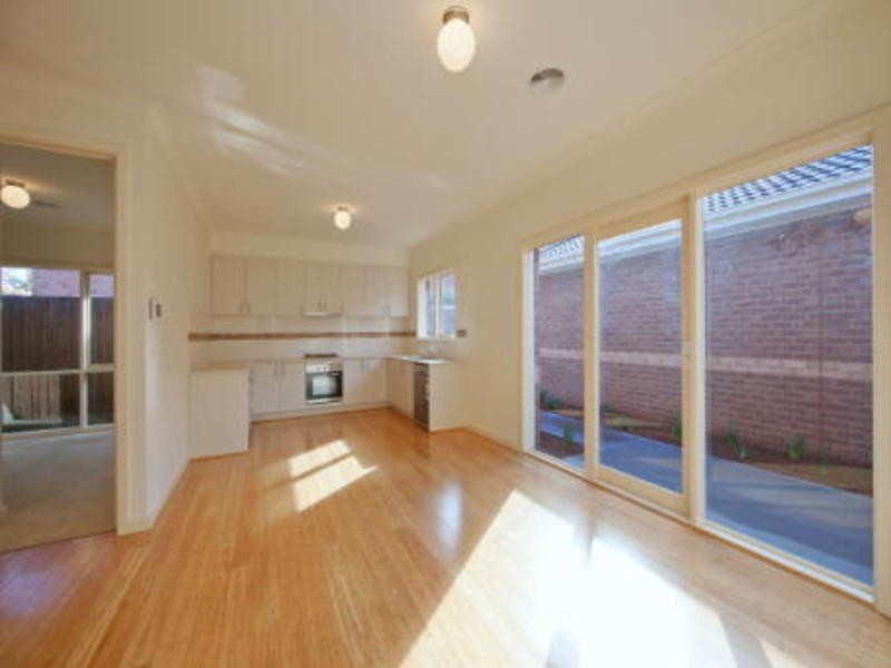 3/8 Beena Avenue, Carnegie VIC 3163