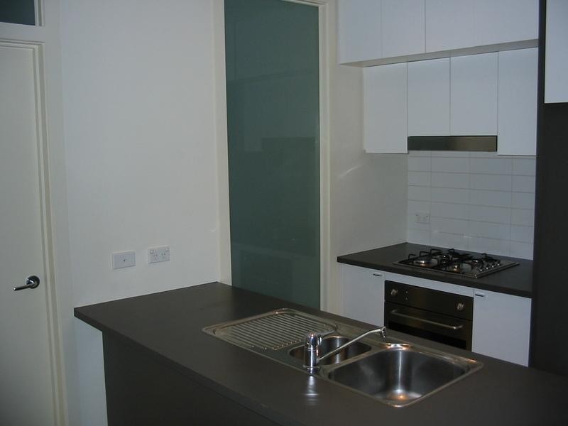 24/2 Monash Green Drive, Clayton VIC 3168