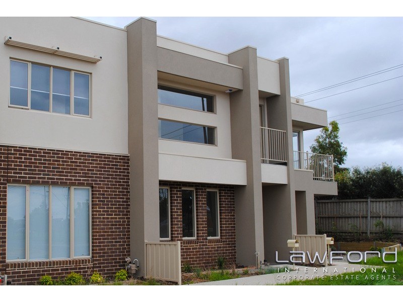 27 Landcox Way, Caroline Springs VIC 3023