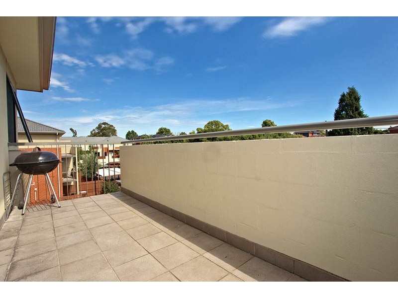 16/2 Monash Green Drive, Clayton VIC 3168