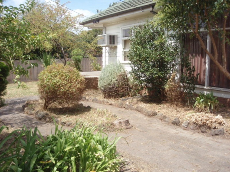 8 Cameron Street, Mount Waverley VIC 3149