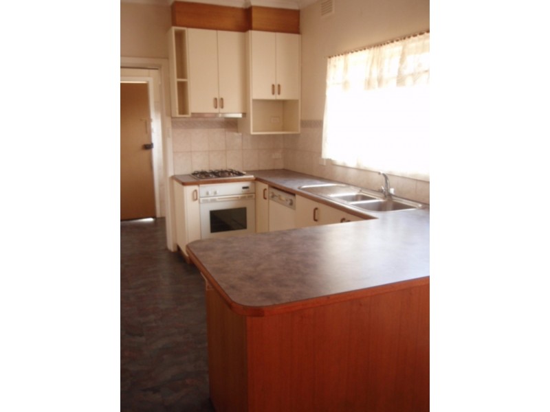 8 Cameron Street, Mount Waverley VIC 3149