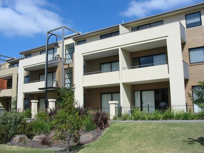 24/1 Greenfield Drive, Clayton VIC 3168