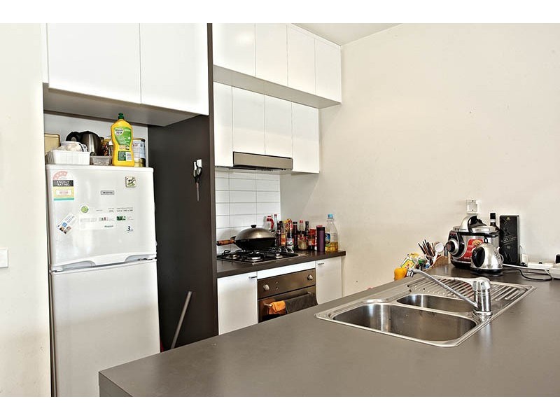 16/2 Monash Green Drive, Clayton VIC 3168