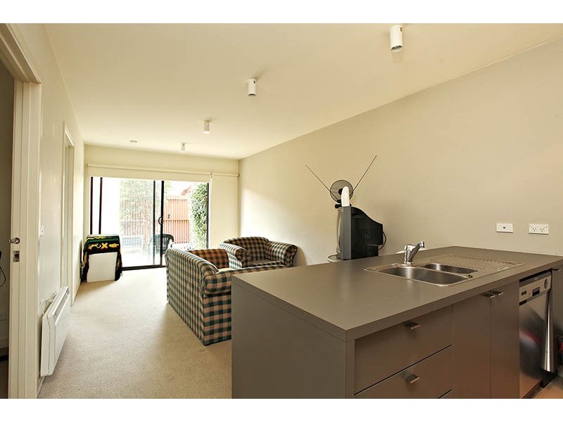 4/2 Monash Green Drive, Clayton South VIC 3169