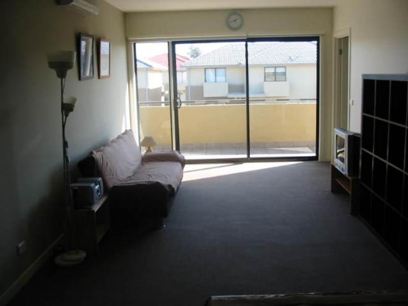 32/1 Greenfield  Drive, Clayton VIC 3168