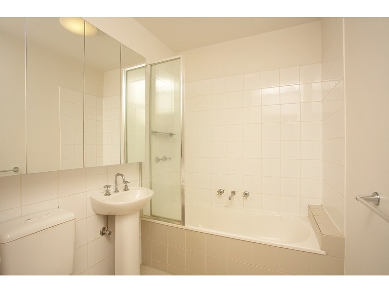 11/1 Greenfield Drive, Clayton VIC 3168