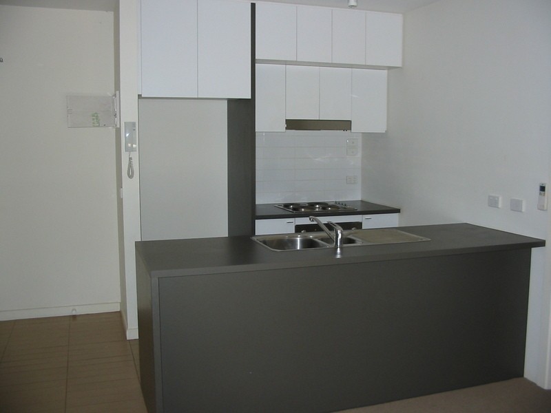 2/1 Greenfield Drive, Clayton VIC 3168