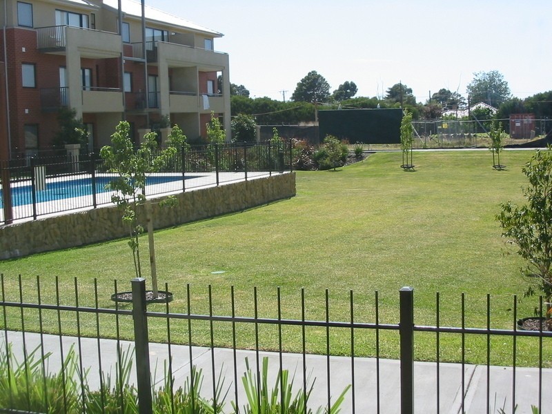 2/1 Greenfield Drive, Clayton VIC 3168