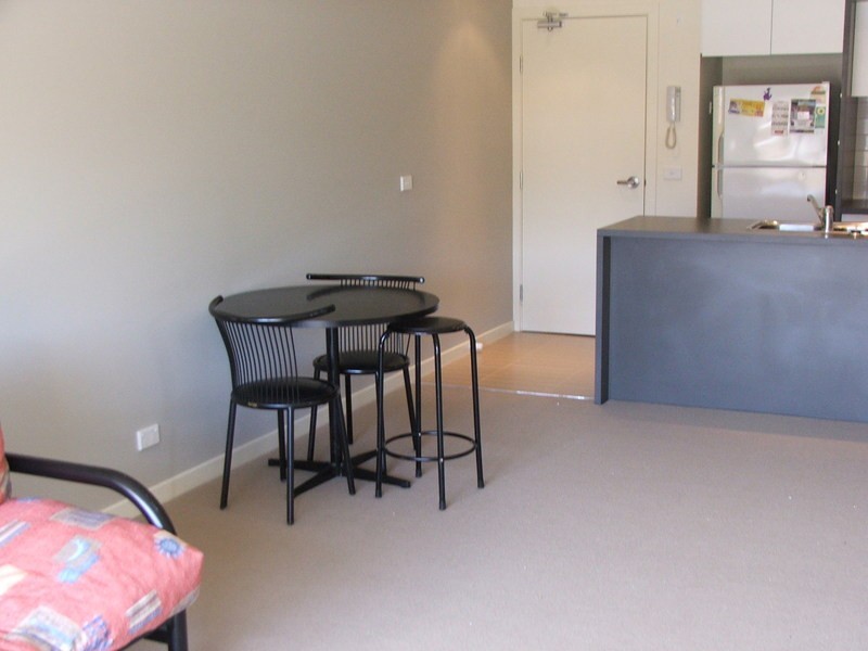 13/2 Monash Green Drive, Clayton South VIC 3169