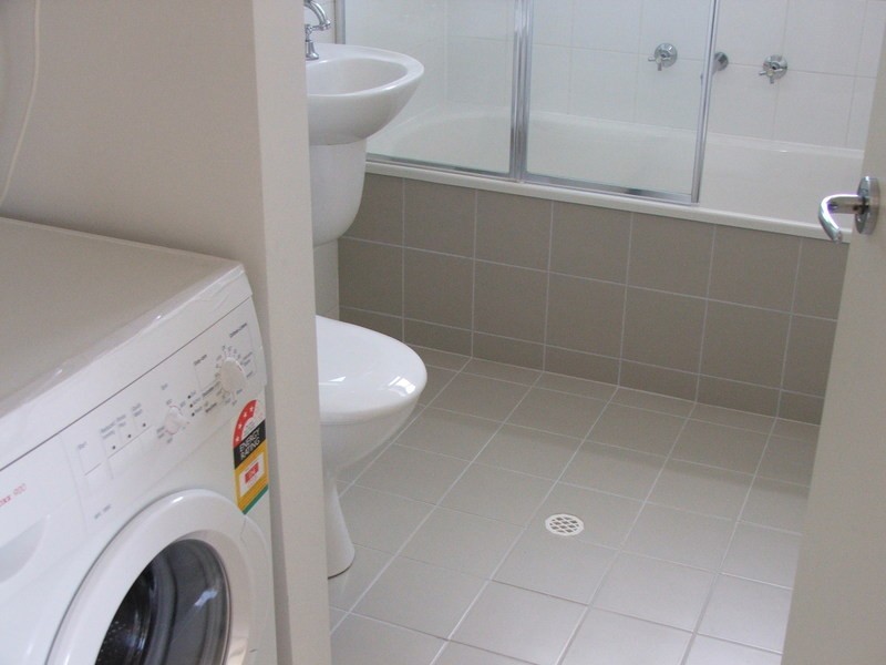 13/2 Monash Green Drive, Clayton South VIC 3169