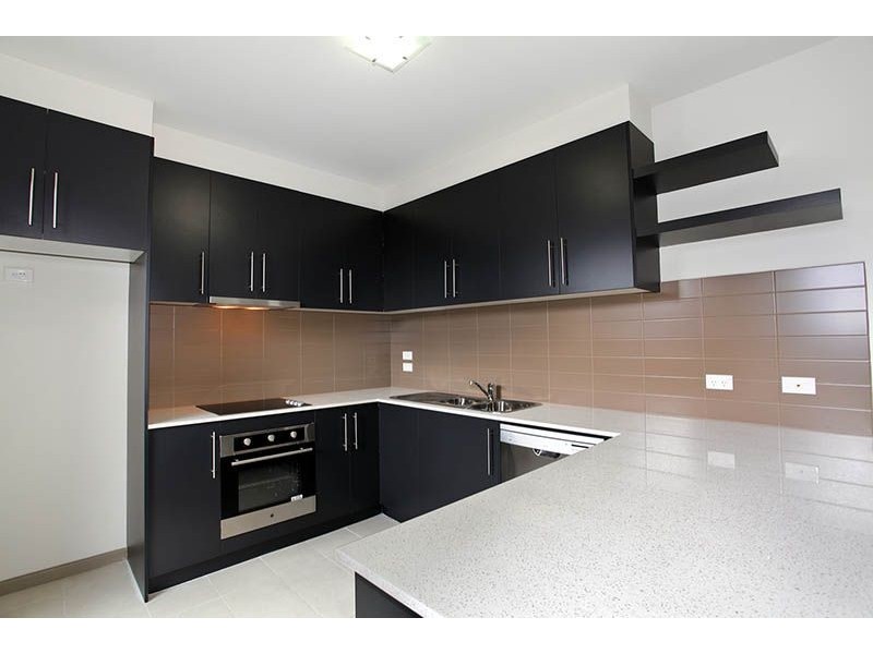 10/100 White  Street, Mordialloc VIC 3195