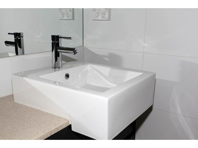 10/100 White  Street, Mordialloc VIC 3195