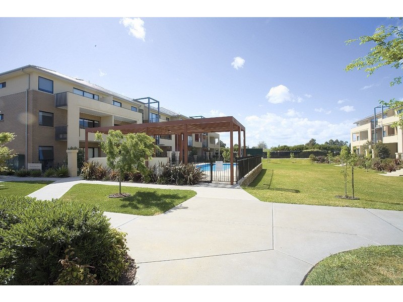 16/2 Monash Green Drive, Clayton VIC 3168
