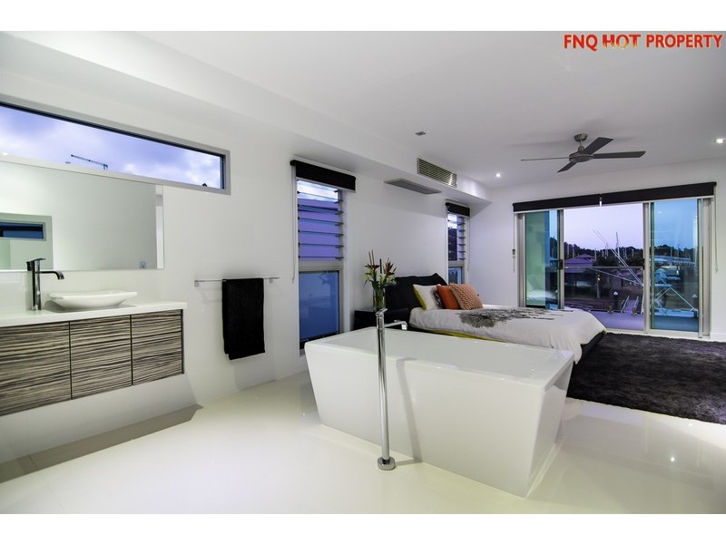 6 RAGAMUFFIN QY, Trinity Park QLD 4879