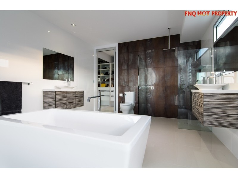 6 RAGAMUFFIN QY, Trinity Park QLD 4879