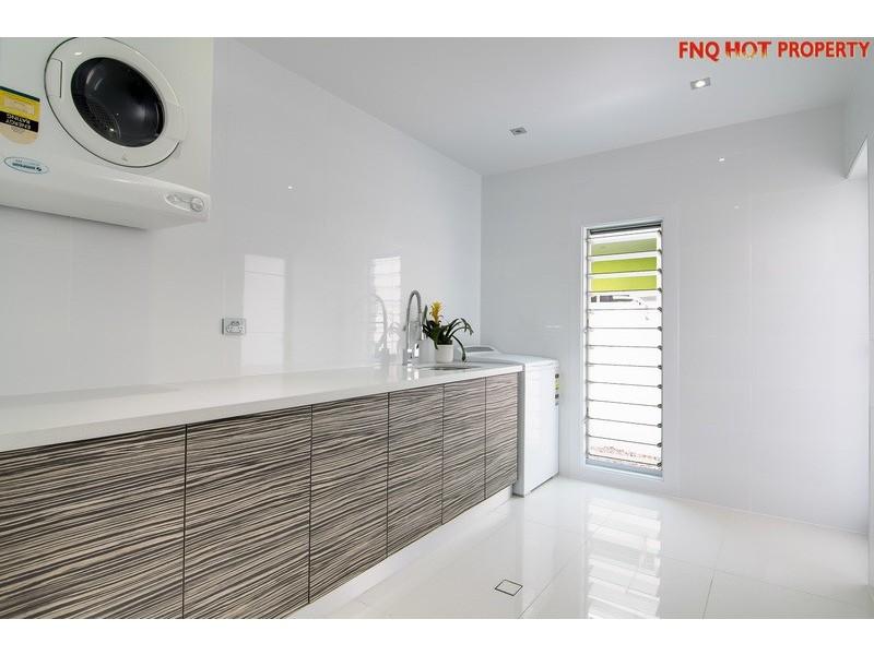 6 RAGAMUFFIN QY, Trinity Park QLD 4879