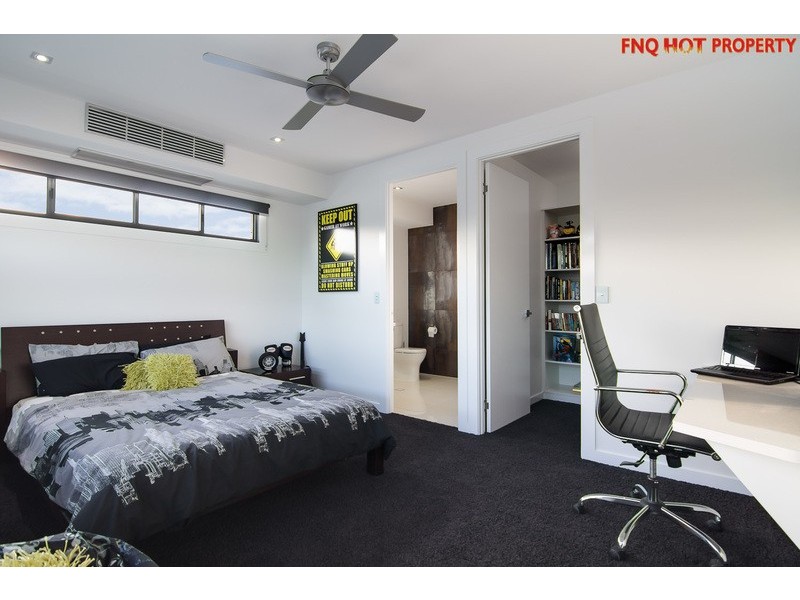 6 RAGAMUFFIN QY, Trinity Park QLD 4879