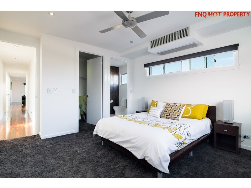 6 RAGAMUFFIN QY, Trinity Park QLD 4879