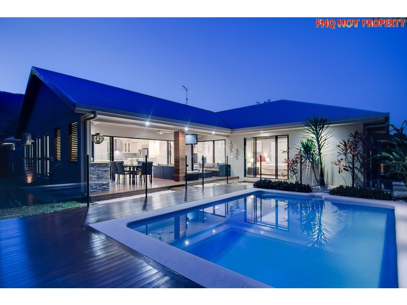 33  Muller St, Palm Cove QLD 4879