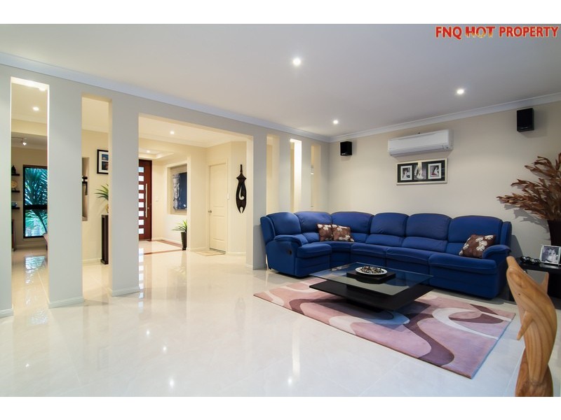 33  Muller St, Palm Cove QLD 4879