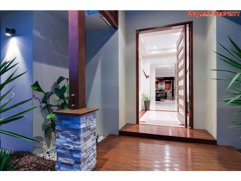 33  Muller St, Palm Cove QLD 4879
