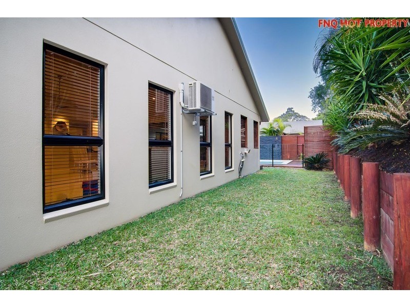 33  Muller St, Palm Cove QLD 4879